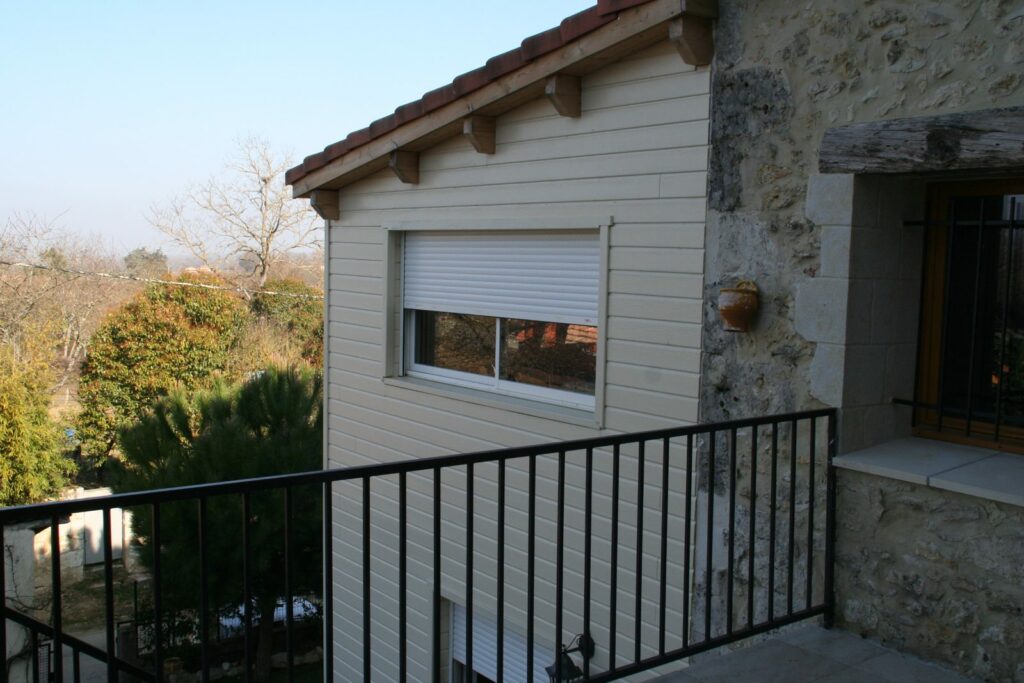 L'étage vu depuis la terrasse de la maison