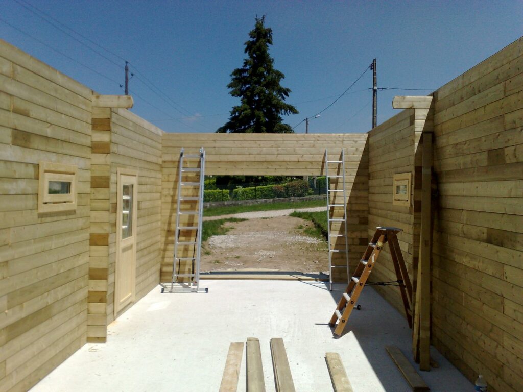 Début des pignons intermédiaires du garage bois