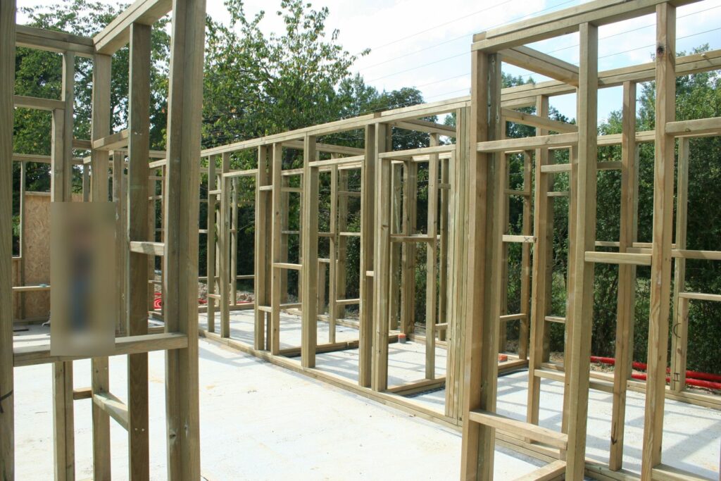 Les murs du logement de plain-pied se referment