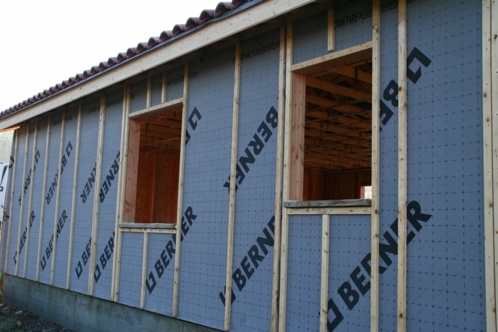 Façade de maison ossature bois sous pare-pluie