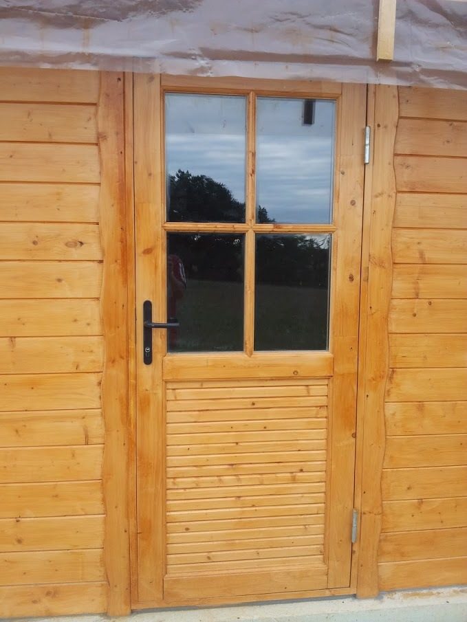 Porte d'entrée vitrée en bois
