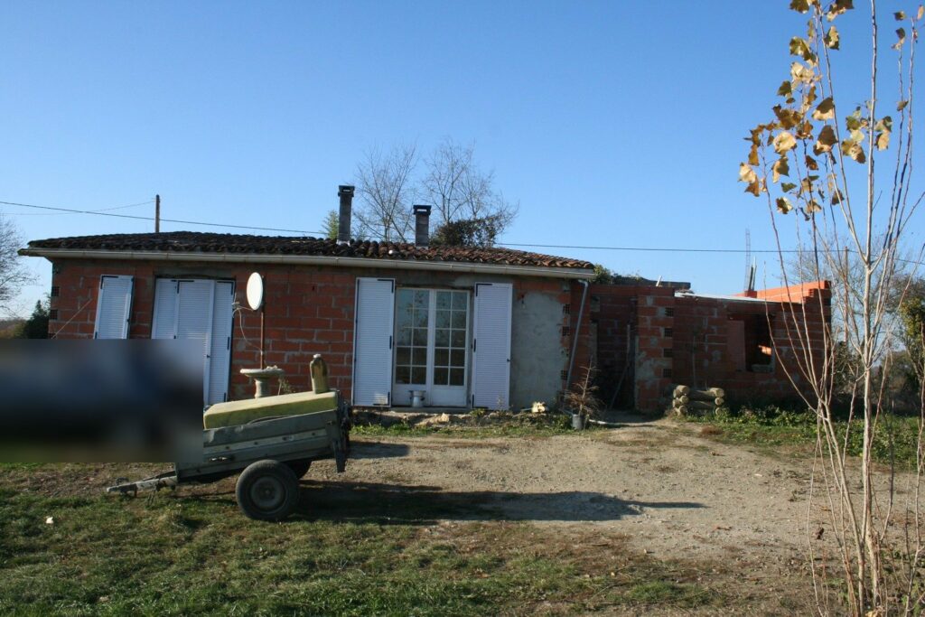 Maison en briques avant la surélévation en ossature bois (1)