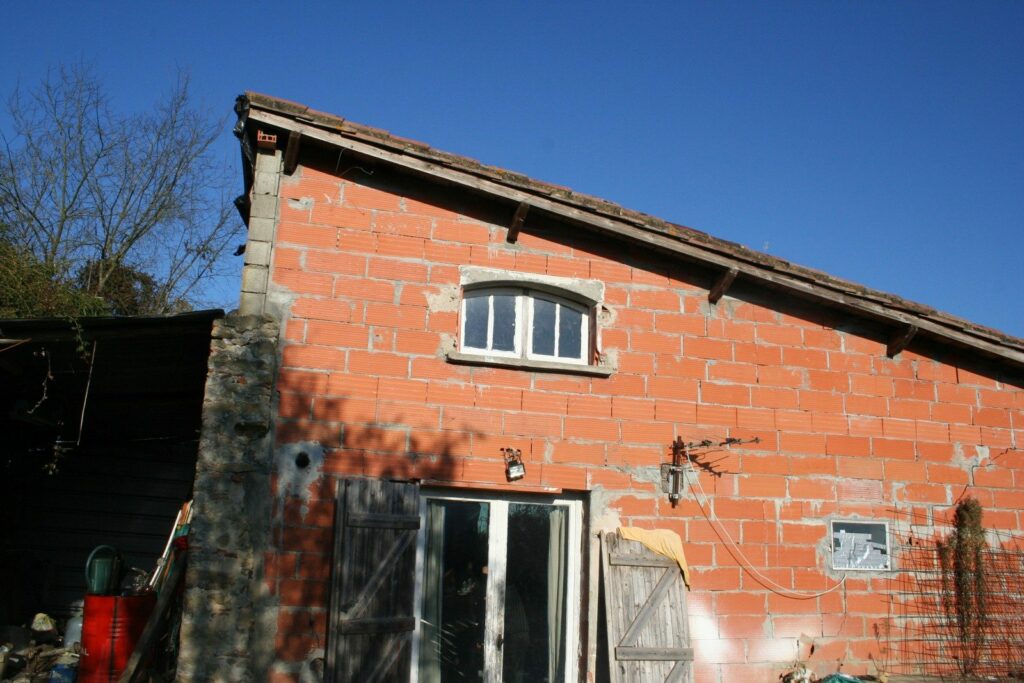 Maison en briques avant la surélévation en ossature bois (2)